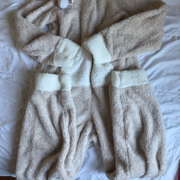 It’s that time!! 🎄🤶Reindeer red nose onesie, ex-large, but fits more like a lg - Picture 7 of 9